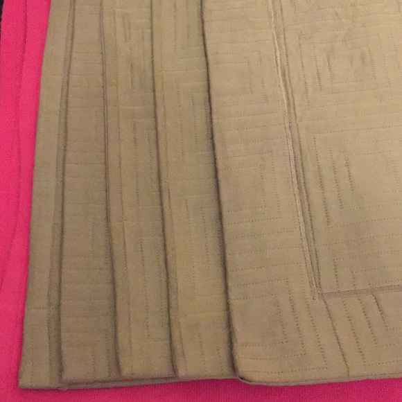 Fieldcrest Classic Placemats (Set of 5) - Picture 2 of 13